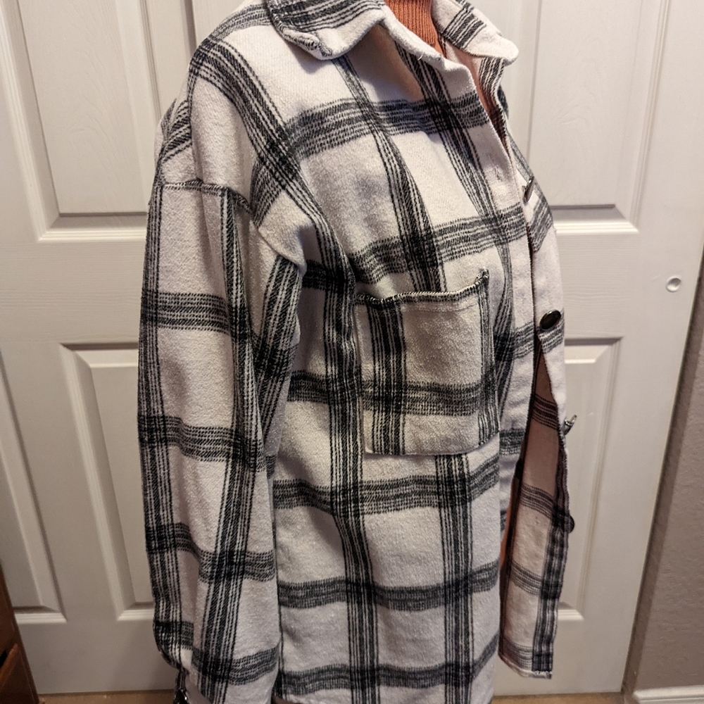 Plaid Flannel Shacket 2 upper pockets.